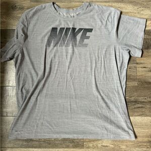 MEN NIKE DRI FIT SHIRT SIZE XXL